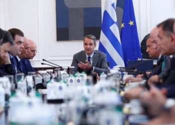 Ανακοινώθηκε η νέα κυβέρνηση – Οι σταθεροί, οι αποχωρήσεις και οι εκπλήξεις