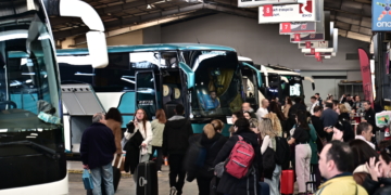 Κορυφώνεται η μεγάλη έξοδος για το Πάσχα- Όπου φύγει φύγει οι Αθηναίοι- Πάνω από 105.000 οχήματα πέρασαν τα διόδια