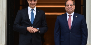 Συνάντηση Μητσοτάκη – Αλ Σίσι στο Μαξίμου: Στο επίκεντρο το μεταναστευτικό και η στρατηγική συνεργασία