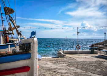 Καιρός: Καλοκαιράκι σήμερα αλλά μην κρύψετε τα πουλόβερ