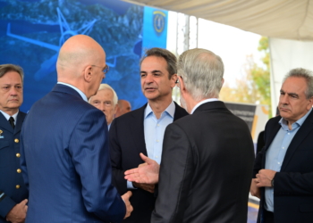 Ενίσχυση στο Αιγαίο με δύο υπερσύγχρονα drones – Νέα δωρεά Λασκαρίδη, παρουσία Μητσοτάκη