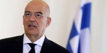 Ν. Δένδιας για νέο Πάπα: “Ο Θεός να του δίνει δύναμη και φως”