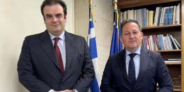 Συνάντηση του Στέλιου Πέτσα με τον Υπουργό Οικονομικών Κυριάκο Πιερρακάκη