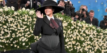 Rihanna: Η αποκάλυψη της τρίτης εγκυμοσύνης και η εντυπωσιακή εμφάνιση στο Met Gala