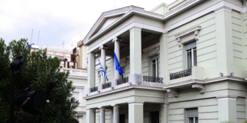 Η πρώτη αντίδραση του ΥΠΕΞ για την Ι.Μ. του Όρους Σινά: “Δεν υπάρχει κανένα περιθώριο να αποκλίνουμε από την κοινή κατανόηση των δύο πλευρών”