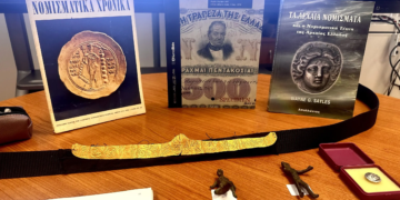 Χειροπέδες για υπόθεση παράνομης αγοραπωλησίας αρχαιοτήτων στον Άλιμο！