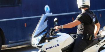 Πειραιάς: Συνελήφθησαν δύο ανήλικοι που άρπαζαν αλυσίδες από ανήλικους