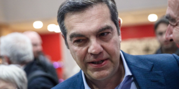O Αλέξης Τσίπρας παίρνει… αποστάσεις – Δείπνα, εκδηλώσεις και συνέδρια χωρίς δια ταύτα και αρχηγό