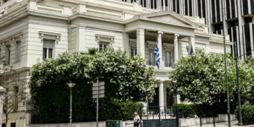 ΥΠΕΞ για Πέτρο Μολυβιάτη: Διακρινόταν για το ήθος, τη μετριοπάθεια, τη διορατικότητα και την άριστη γνώση των διπλωματικών θεμάτων