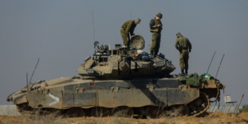 Το Ισραήλ επεκτείνει την επίθεσή του στη Γάζα – Κινητοποιεί δεκάδες χιλιάδες εφέδρους