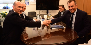Στο γραφείο του Γ. Βρούτση οι αδερφοί Αγγελόπουλοι