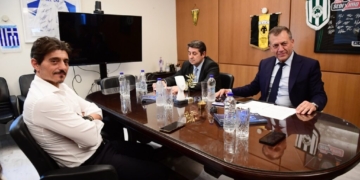 Ξεκίνησε η συνάντηση Γ. Βρούτση – Δ. Γιαννακόπουλου