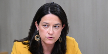 Κεραμέως: 1.000 επιπλέον θέσεις εργασίας για άτομα με αναπηρία σε δήμους